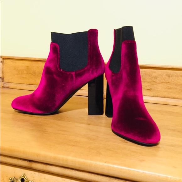Call It Spring ankle boots. Size 8 Burgundy - Picture 6 of 7